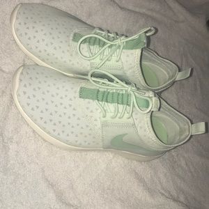 Nike Women’s Fly Knit